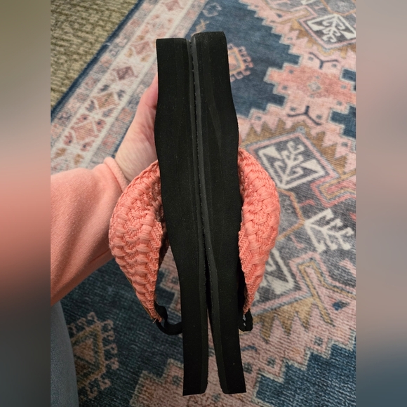 🆕 REEF | Coral Knit Flipflops, size 7 - Picture 5 of 9